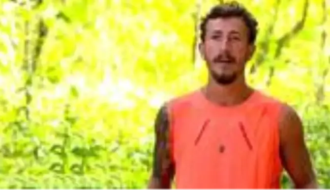 Survivor Berkan'ın sevgilisiyle çektirdiği pozlar sosyal medyada gündem oldu