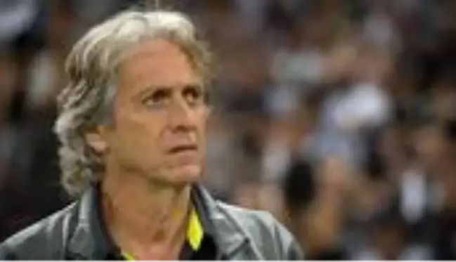 Portekizli teknik direktör Jorge Jesus, Fenerbahçe'nin 8 milyon euroluk teklifini reddetti