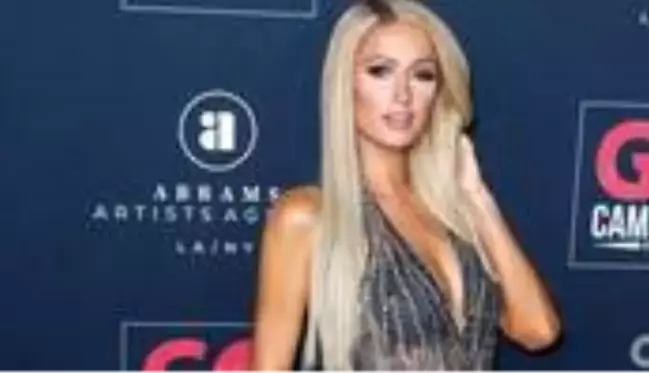 NHL ekiplerinden Los Angeles Kings, Paris Hilton'u kadrosuna katmak istiyor