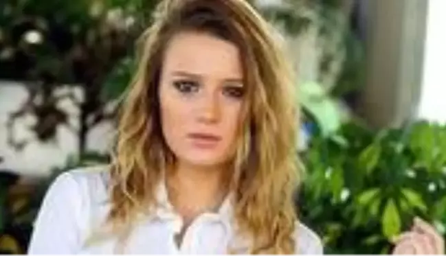 Karantina günlerini İzmir'deki evinde geçiren Gizem Karaca, organik tarıma başladı