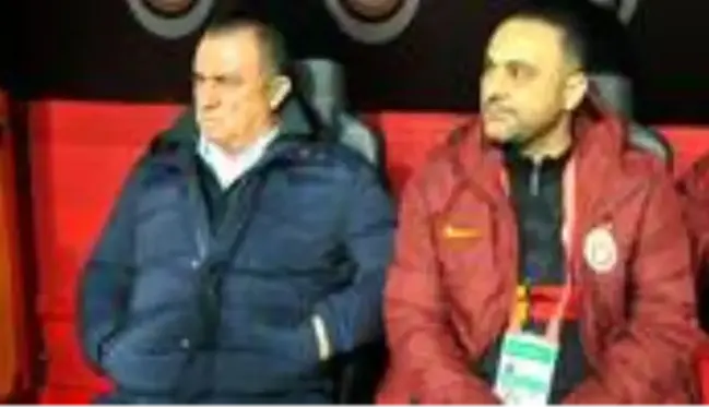 Fatih Terim, görevinden istifa eden Hasan Şaş'ın yerine Selçuk İnan'ı düşünüyor