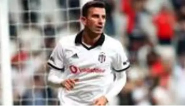 Feyenoord'a kiralanan milli futbolcu Oğuzhan Özyakup, Beşiktaş'a geri dönüyor