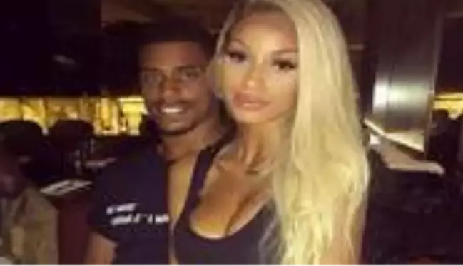 Galatasaraylı Lemina'ya sevgilisi Fanny Neguesha, futbol topuyla meydan okudu