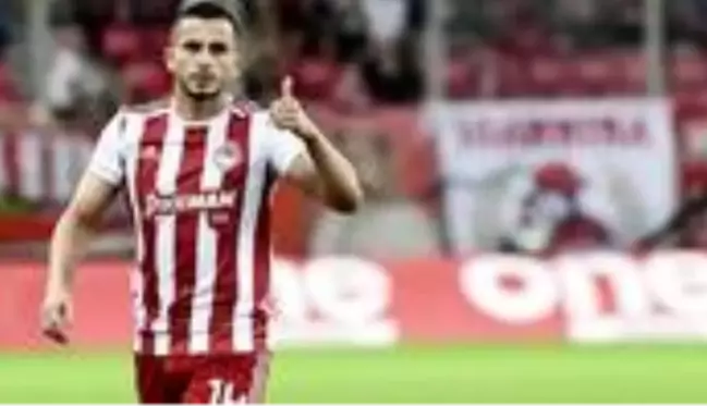 Galatasaray, Fenerbahçe'nin de ilgilendiği Omar Elabdellaoui'yu kadrosuna katıyor