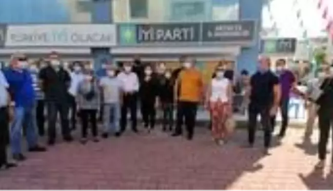 İYİ Parti Muratpaşa ilçe teşkilatında toplu istifa! Yönetimi topa tutup görevi bıraktılar