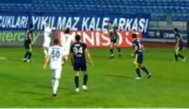 Fenerbahçe'nin Mevlüt'le bulduğu gol VAR kararıyla iptal edildi