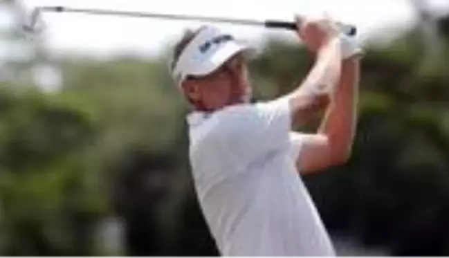 Ünlü golfçü Ian Poulter, gaz çıkarırken kameralara böyle yakalandı