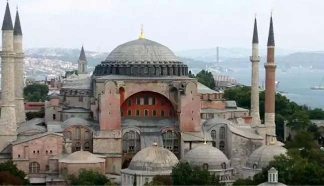 İran'dan Ayasofya'nın ibadete açılması hakkında ilk yorum: Mutluluk duyduk