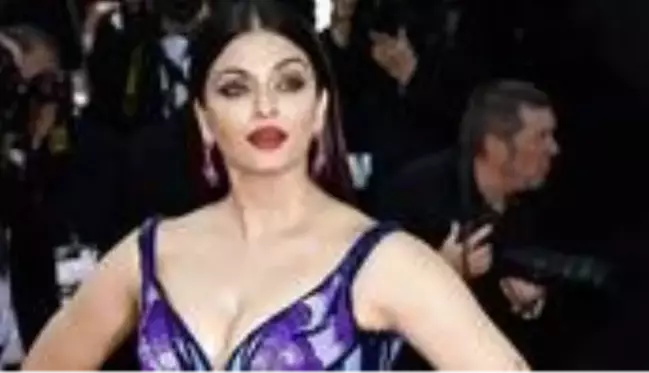 Oyuncu Aishwarya Rai ve 8 yaşındaki kızı koronavirüse yakalandı