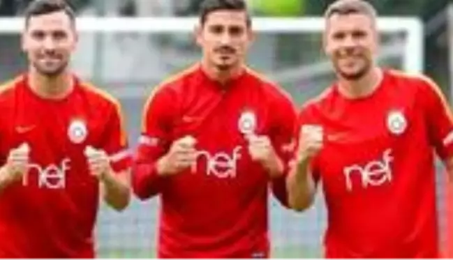 Galatasaray ve Başakşehir'in ilgilendiği Koray Günter, transfer için İstanbul'a geldi