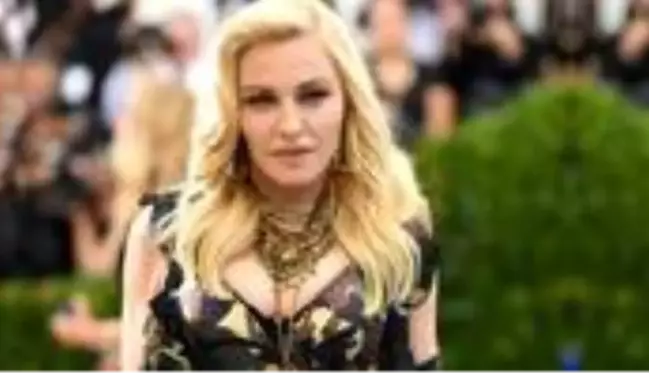 Şarkıcı Madonna, doğum gününü pasta yerine uyuşturucu madde kullanarak kutladı