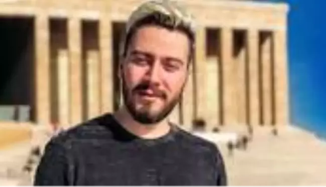 YouTuber Enes Batur, yeni sevgilisiyle yakalandı