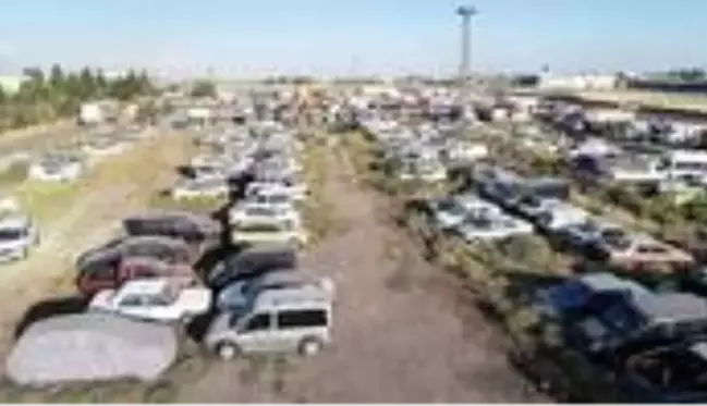 Diyarbakır'da yediemin otoparklarında bulunan araçlar çürüyor