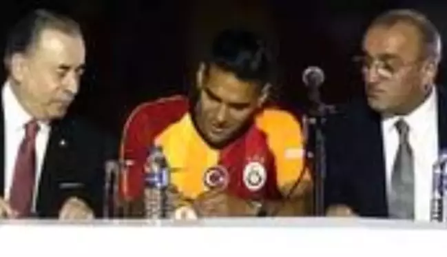 Mustafa Cengiz'den Terim'e gönderme, Falcao'ya isyan: Sattırdığı forma sadece 30 bin