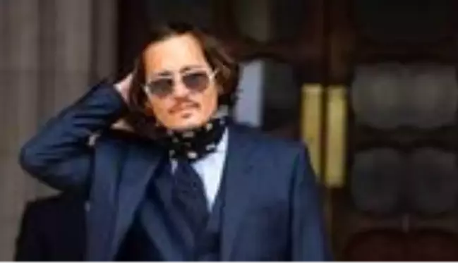 Eski eşine şiddet uyguladığı söylenen Johnny Deep, yeni filminin kadrosundan çıkarıldı