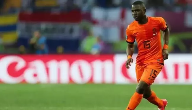 Hollandalı futbolcu Jetro Willems: 9 yaşındayken uyuşturucu kaçakçılığı yaptım