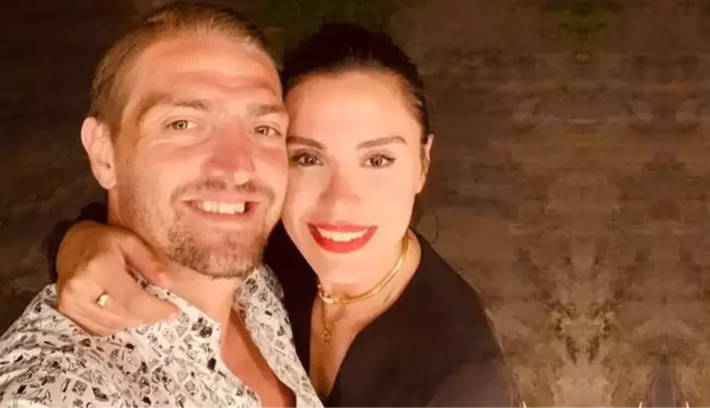 Oyuncu Şükran Ovalı, eşi Caner Erkin ile yatak pozunu paylaştı