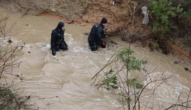 Son Dakika! İzmir'in Menderes ilçesinde sele kapılan iki kişinin cansız bedenine ulaşıldı