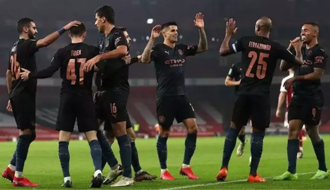 Manchester City, deplasmanda Arsenal'i 4-1 yenerek turladı