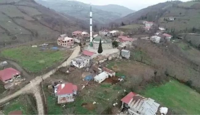 Antarktika'da bile görülen koronavirüs salgını Samsun'un Karaperçin Mahallesi'ne giremedi