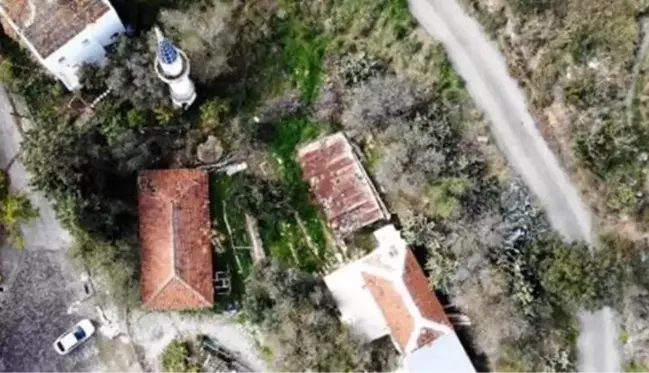 Viran halde bulunan Yakaköy Camii için kollar sıvandı! 20 yılın ardından ezan sesleri yükselecek