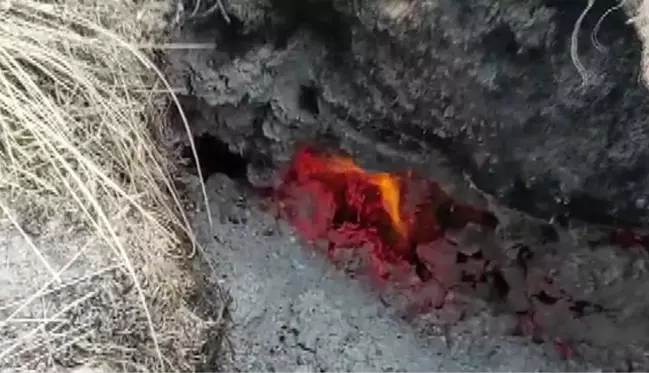 Karapınar'da toprağın altındaki metan gaz kaynaklı ateş paniğe neden oldu