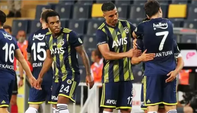 Fenerbahçe 3 futbolcunun üzerini çizdi: Lemos, Dirar ve Ademi ile yollar ayrılıyor