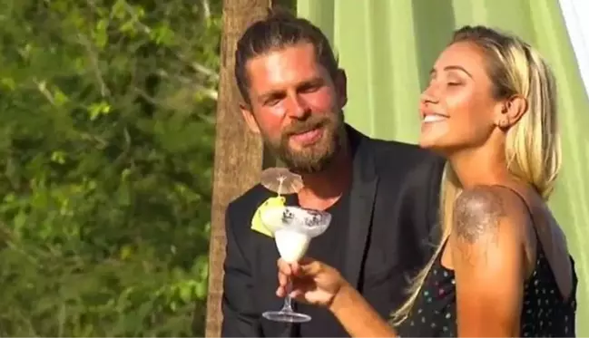 Eski Survivor yarışmacıları Mert Öcal ve Evrim Keklik, Survivor Panorama'da yorumculuk yapmaya başladı