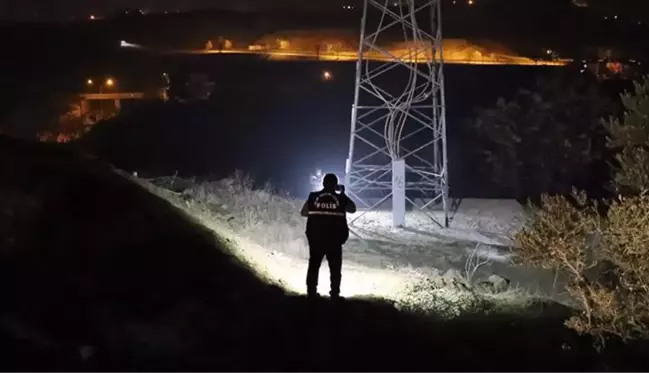 Yüksek gerilim hattına tırmanan şahıs, ikna edildiği sırada akıma kapılarak öldü