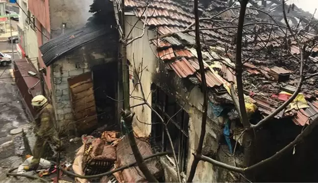 Yangın çıkaran madde bağımlıları mahalleyi ayağa kaldırdı