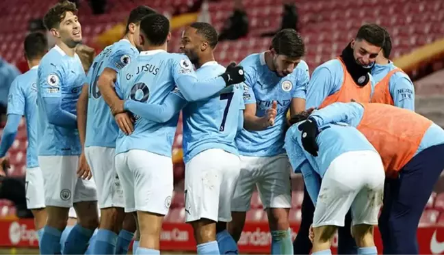 Manchester City, Liverpool'u deplasmanda 18 yıl sonra yenmeyi başardı