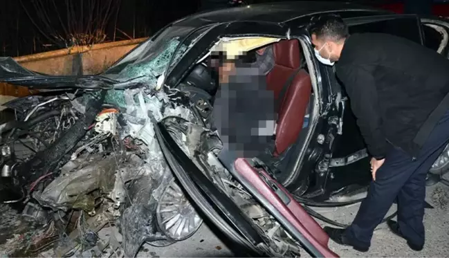 Antalya'da çarpışan iki otomobilden biri dereye uçtu: 6 ölü