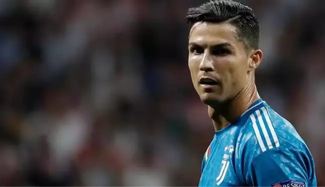 Ronaldo'nun Juventus'tan ayrılarak PSG'ye gitmek istediği iddia edildi