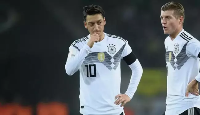 Kroos, Mesut Özil'in Alman Milli Takımı'nı bırakma sürecini eleştirdiği için ağır hakaretler aldı