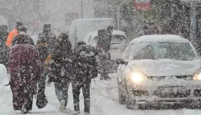 Kar yağışı Türkiye'yi terk etmiyor! Meteoroloji duyurdu: Perşembe günü tüm yurdu etkisi altına alacak