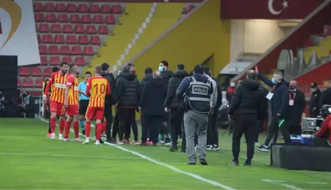 Kayserispor-Galatasaray maçında gerilen ortamı Fatih Terim yatıştırdı