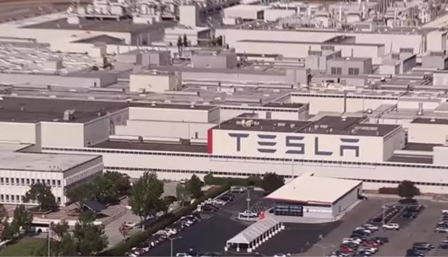 Elon Musk kapanma kararına uymadı, yüzlerce Tesla çalışanı koronavirüse yakalandı