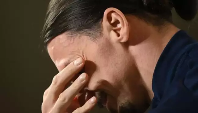 Zlatan Ibrahimovic, İsveç Milli Takımı'nın basın toplantısında gözyaşlarını tutamadı