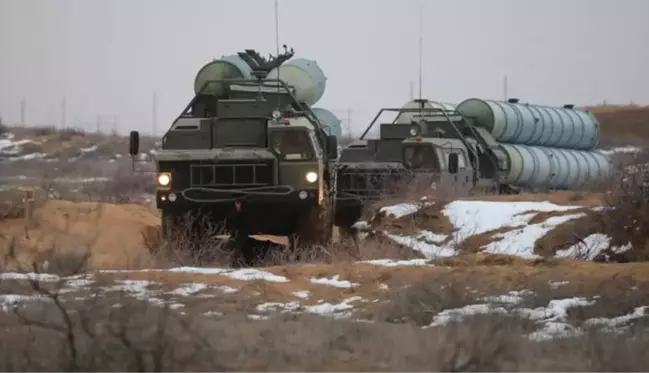 Rusya'dan gövde gösterisi! S-400 füzeleri 700 kilometre uzaklıktaki hedefi vurdu