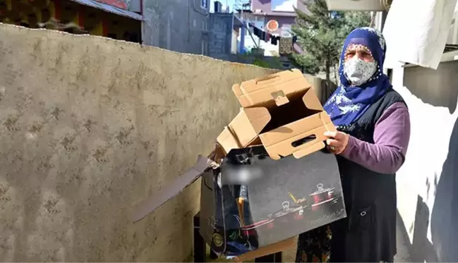 Elini öpüp helallik istedikleri kadını tencere seti satma bahanesiyle dolandırdılar