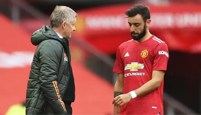 Manchester United'da Bruno Fernandes ile teknik direktör Ole Gunnar Solskjaer birbirlerine girdi