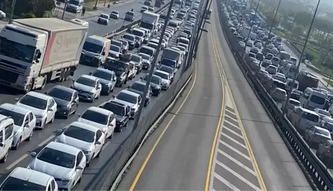 Tam kapanmanın ilk gününde trafik aldı başını gitti! Vatandaşlar da şaşkın