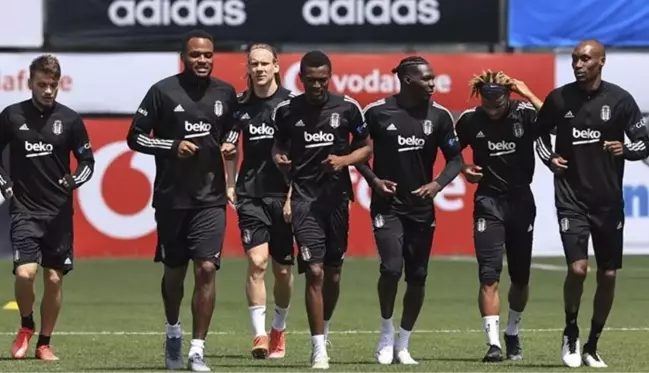 Beşiktaş'a Galatasaray derbisi öncesi peş peşe kötü haberler! 4 isim kadrodan çıkarıldı