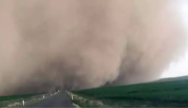 Konya'da etkili olan kum fırtınasının görüntüleri ortaya çıktı