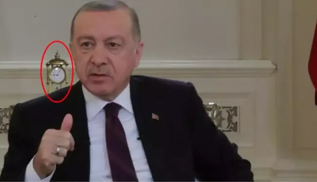 Cumhurbaşkanı Erdoğan'ın arkasındaki saatin Atatürk'ün vefat zamanını simgelediği ortaya çıktı