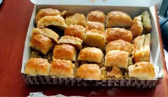 Zehir tacirleri pes dedirtti! Baklava kutusuna uyuşturucu saklamışlar