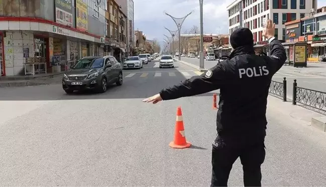 Uzman isimden ürküten uyarı: Yeni kapanmalar gelebilir, önüne geçmenin tek yolu var