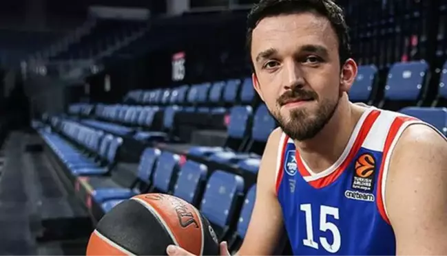 Anadolu Efes ile EuroLeague kazanan Sertaç, Avrupa devi Barcelona'ya transfer oldu