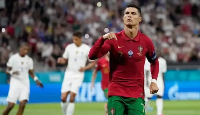 36 yaşındaki Ronaldo, Fransa'ya attığı gollerle tüm rekorları altüst etti