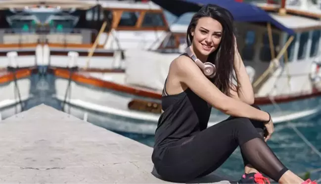 Tatil sezonunu Fethiye'de açan Tuvana Türkay'dan iddialı poz